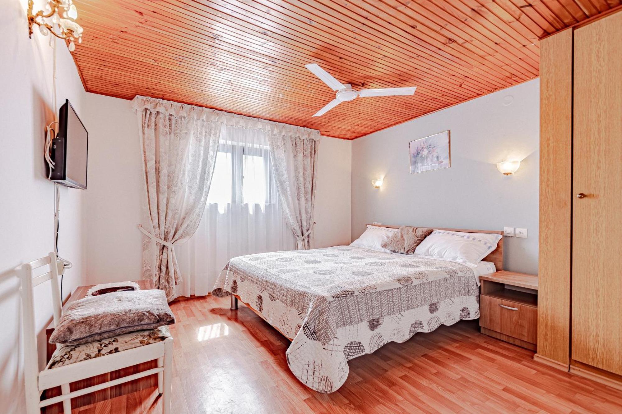 Family Friendly Apartments With A Swimming Pool Zavalatica, Korcula - 183 エクステリア 写真