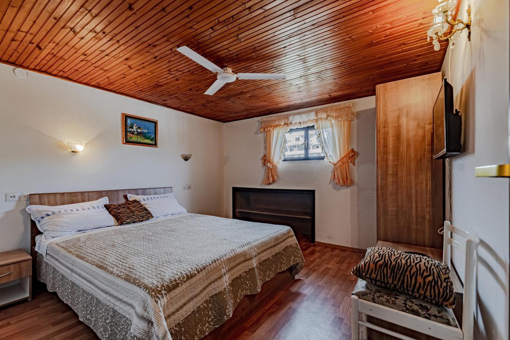 Family Friendly Apartments With A Swimming Pool Zavalatica, Korcula - 183 エクステリア 写真