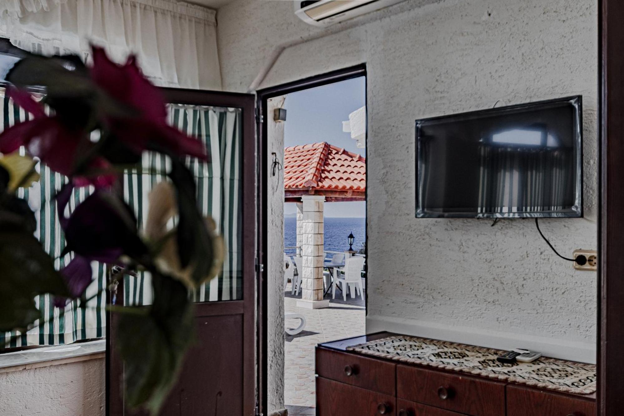 Family Friendly Apartments With A Swimming Pool Zavalatica, Korcula - 183 部屋 写真